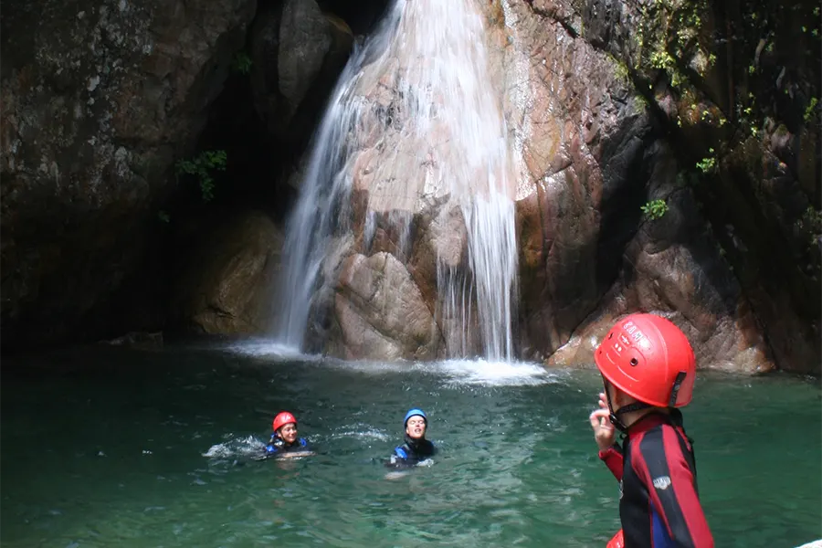 каньонинг - изкачване на водопад